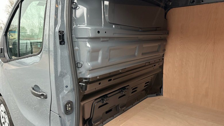 Renault Trafic Swb Diesel SL30 Blue dCi 130 Advance [Safety] Van